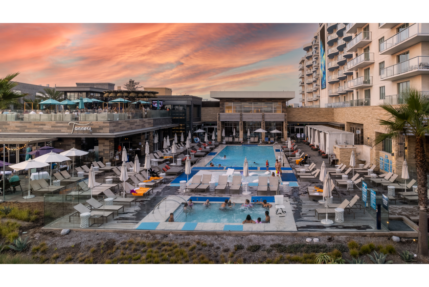 Paséa Pool Area and Tanner's